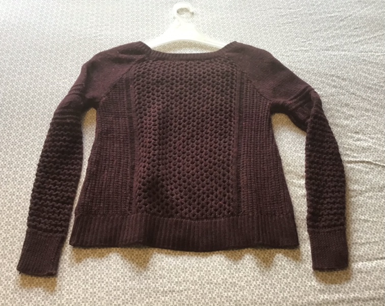 ✨✨Burgundy American Eagle Sweater image indicator(3)