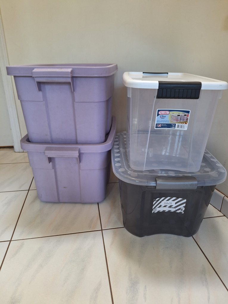 Large Plastic Bins Totes with Lids thumbnail