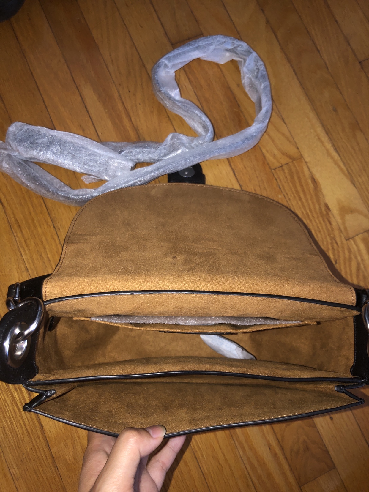 Coach genuine leather Black crossbody/shoulder bag image indicator(4)