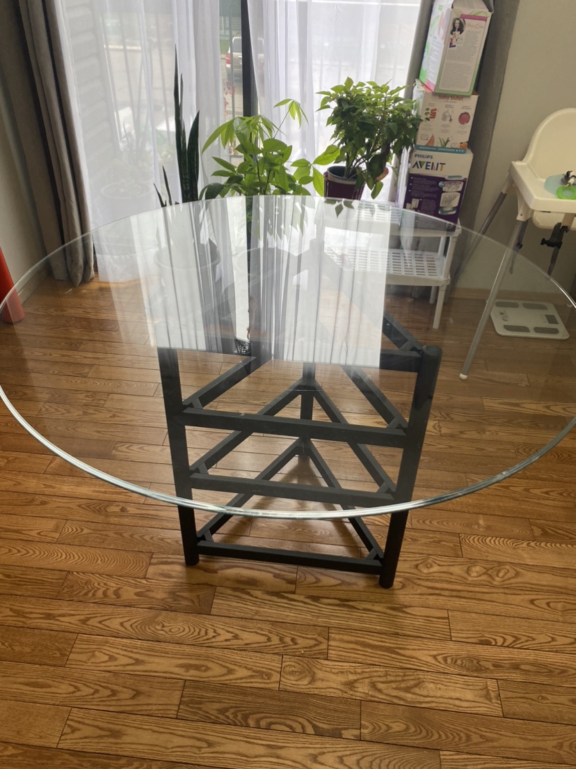 Glass dining table with free chairs - photo 2