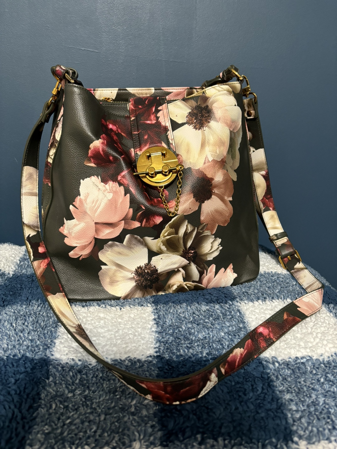 Floral handbag thumbnail