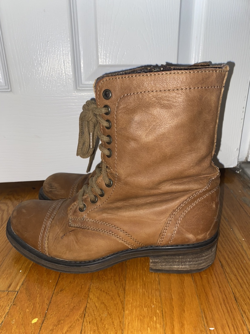 Genuine Leather Steve Madden Combat Boots (Women’s size 9) thumbnail
