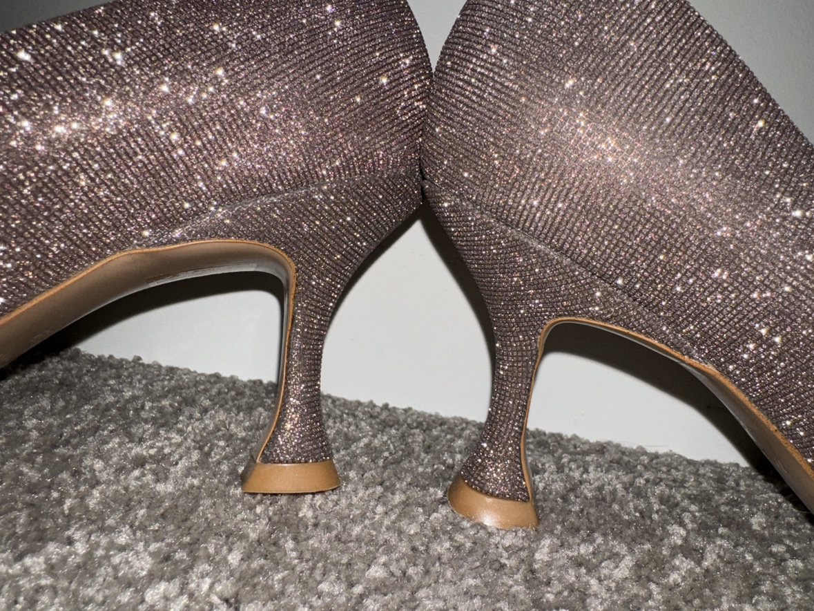 Beautiful heels for special occasions. - photo 2