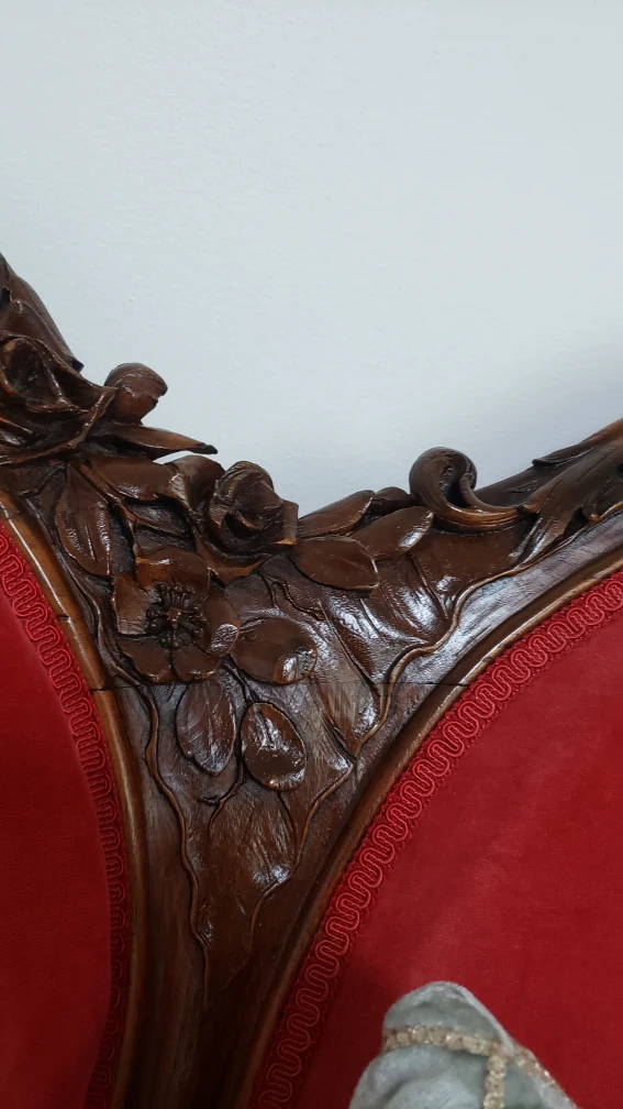 Antique love velvet sofa image indicator(2)