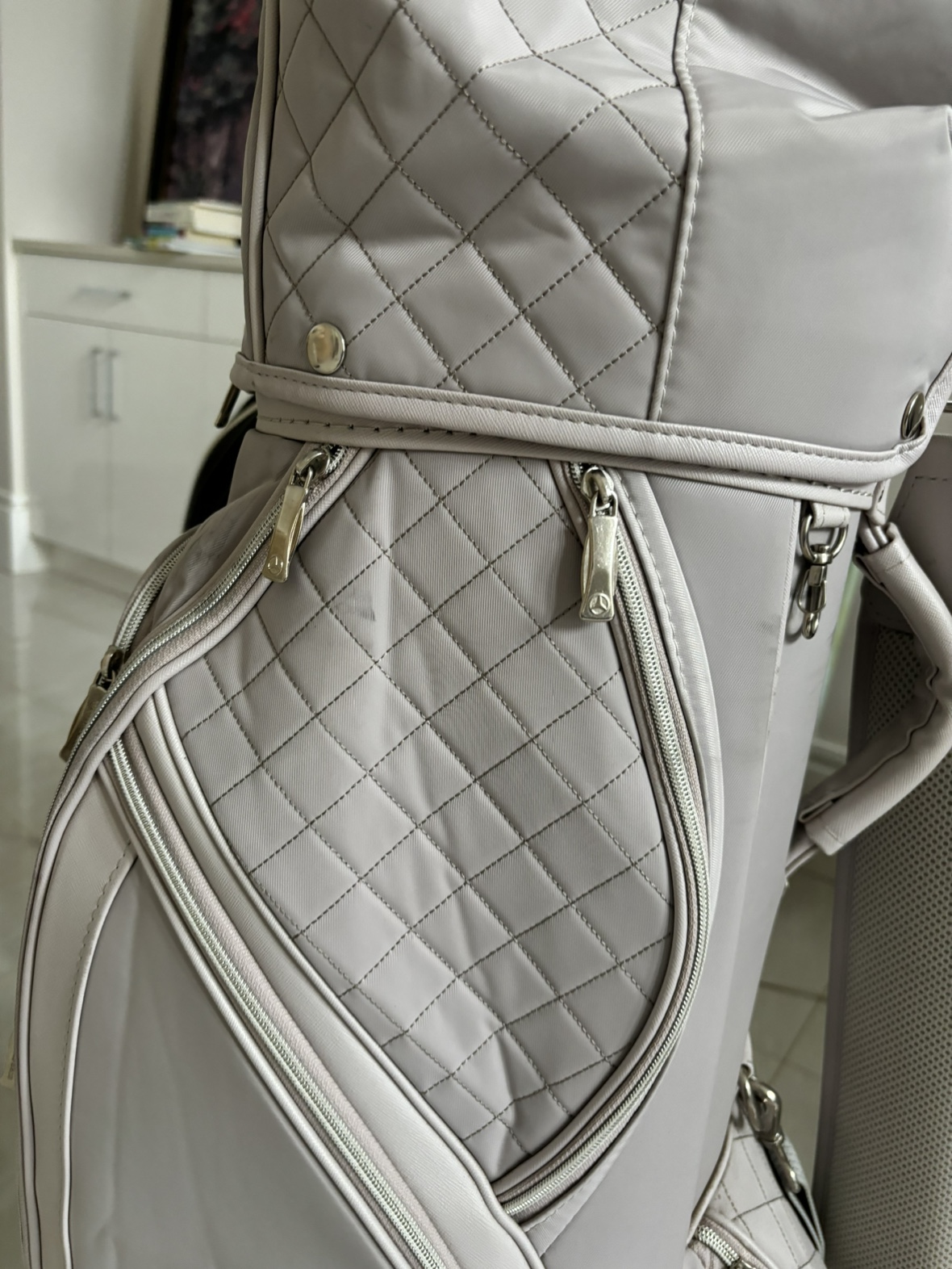 Mercedes Benz Golf Stand Bag image indicator(2)