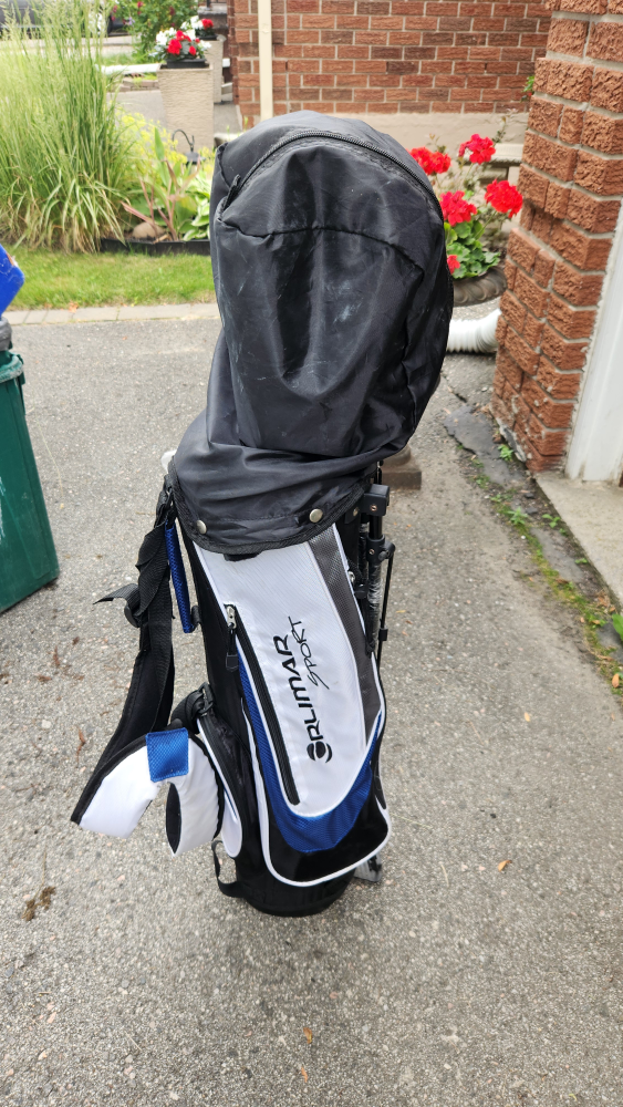 Jr 5 piece golf set with bag.