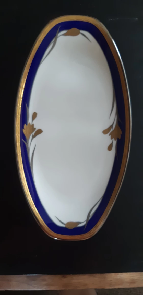 Lovely serving dish thumbnail