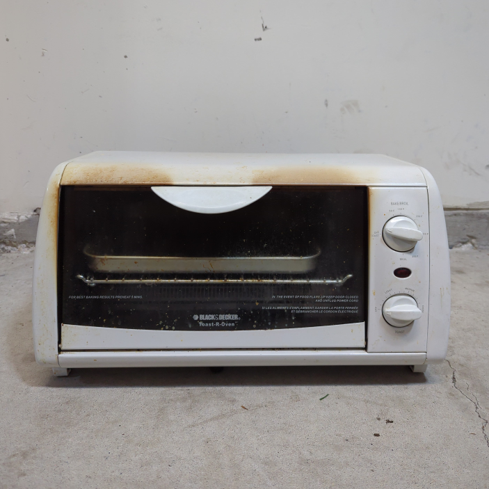 Free toaster.  Fully working.