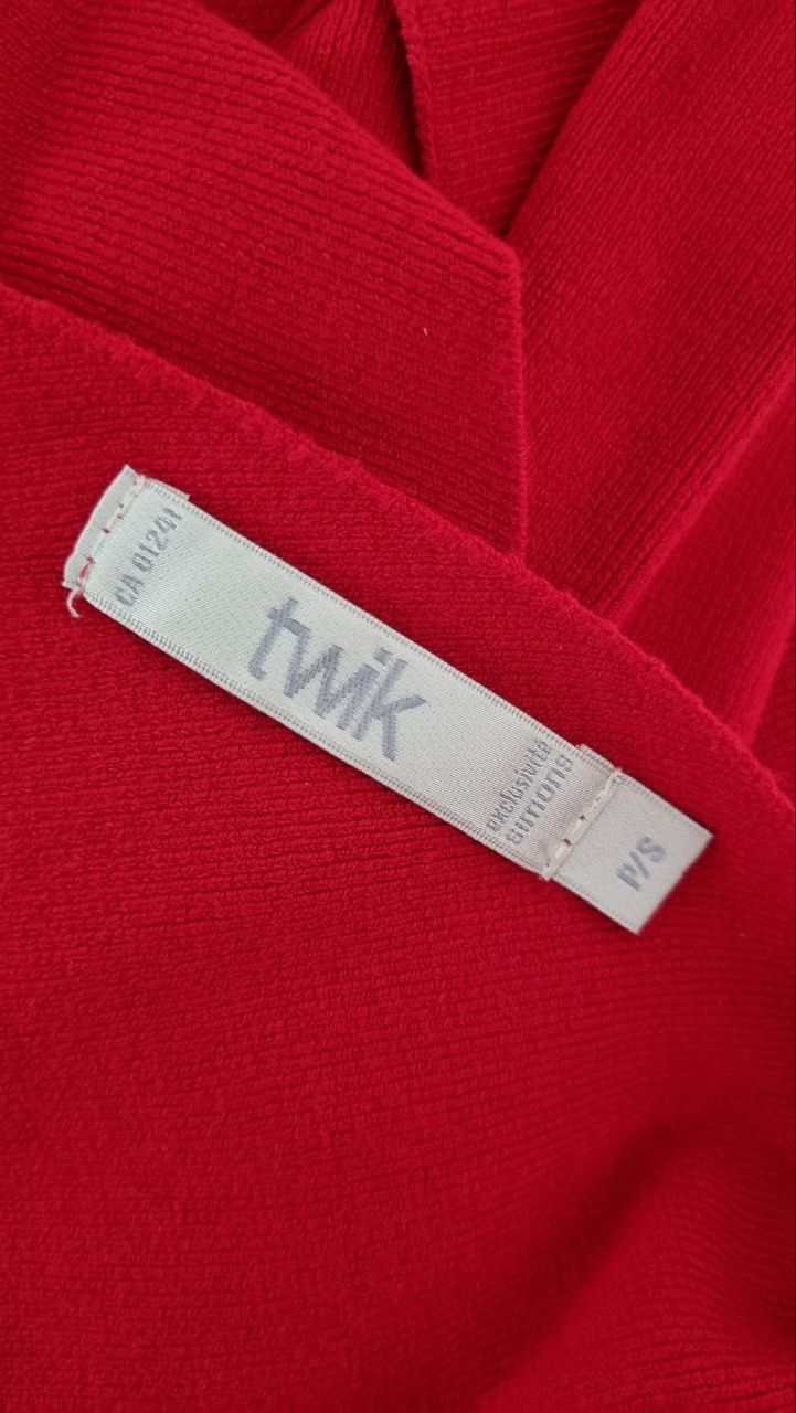 Red Open-Back Crop Top - photo 5