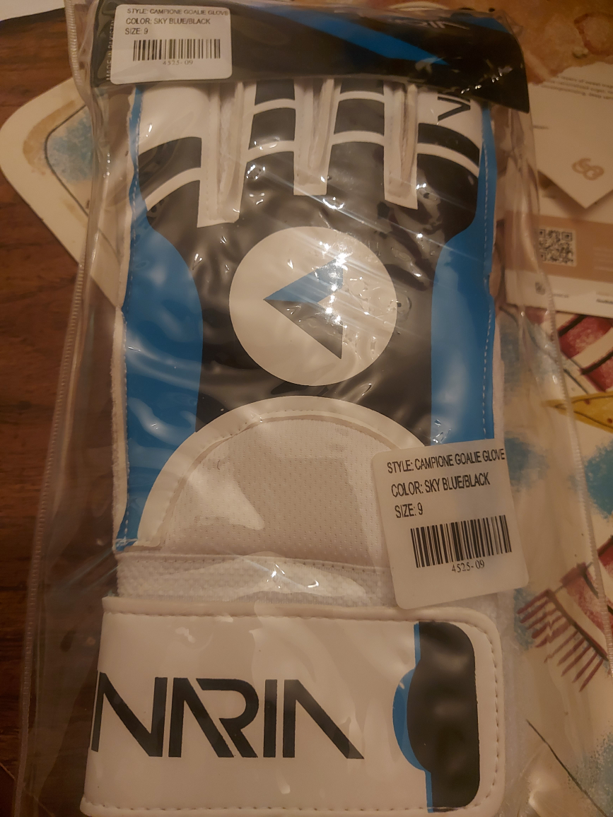 #freecycle New Goalie Gloves🥕