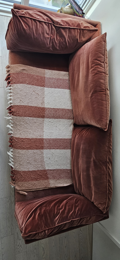 Koop Velvet Sofa - photo 4