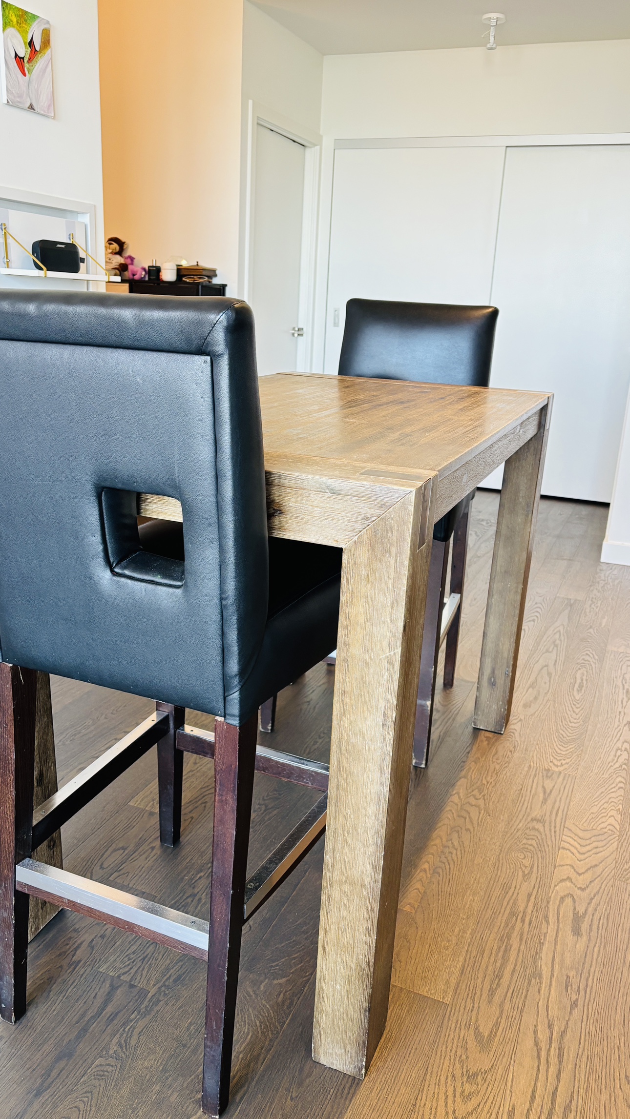 Structube Kitchen Island/ Dining Table with Chairs - photo 4