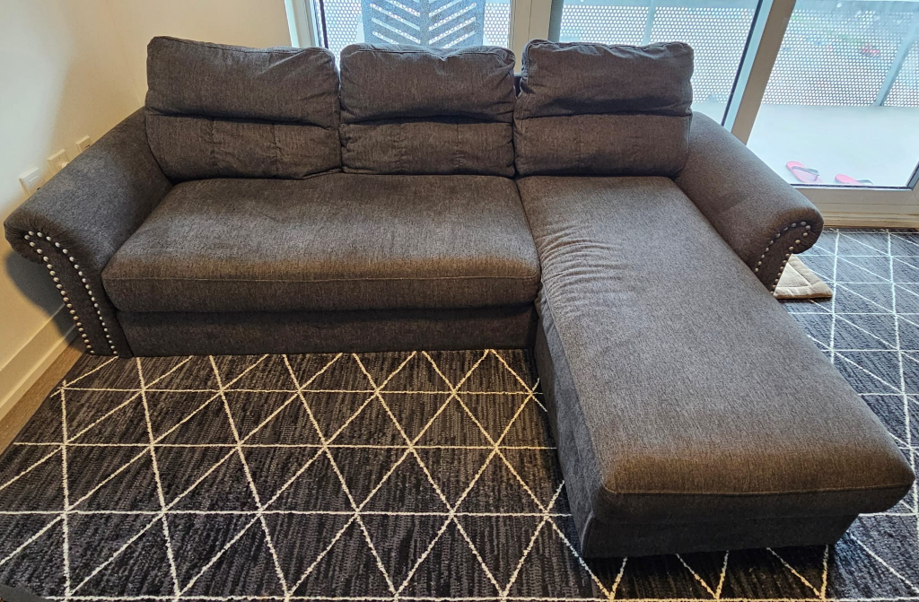 Microfiber / Microsuede 87" Sectional Sofa, Grey Color. - photo 2