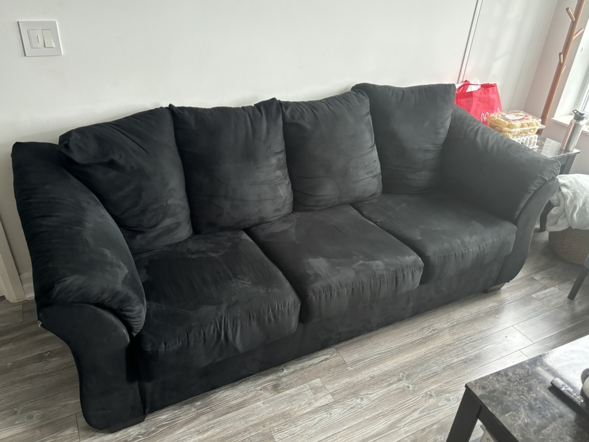 Ashley Darcy 3 Seater Couch image indicator(2)