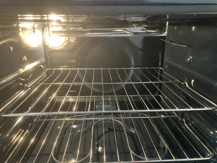 GE 24” Stove (like new) - photo 3