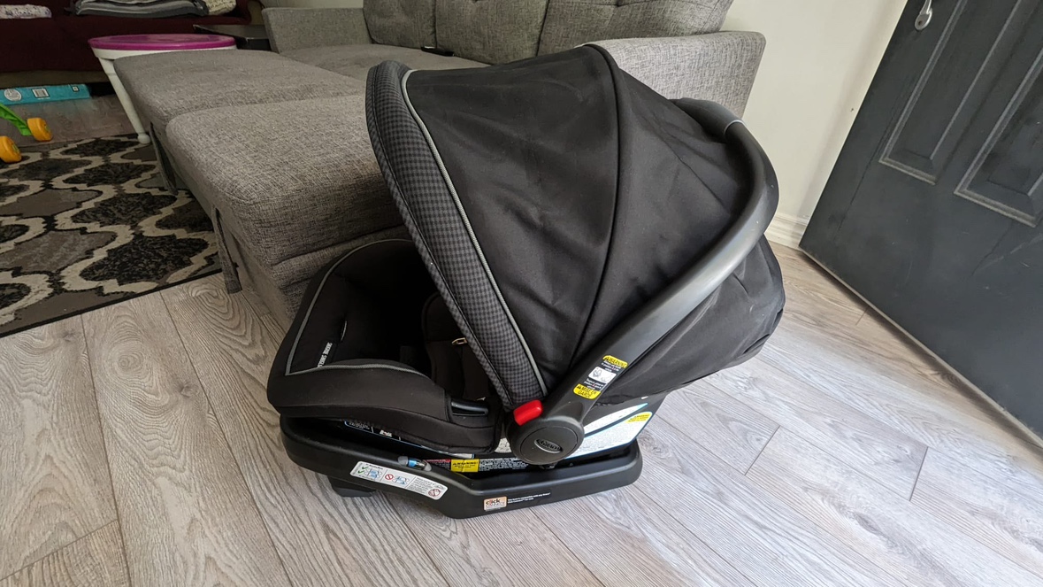 Graco SnugRide SnugLock 35 infant car seat with base - photo 2