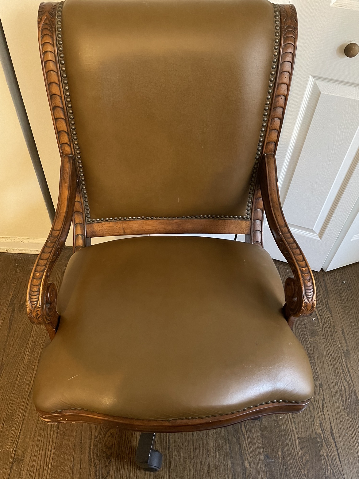Fun brown leather and wood chair #freecycle - photo 4