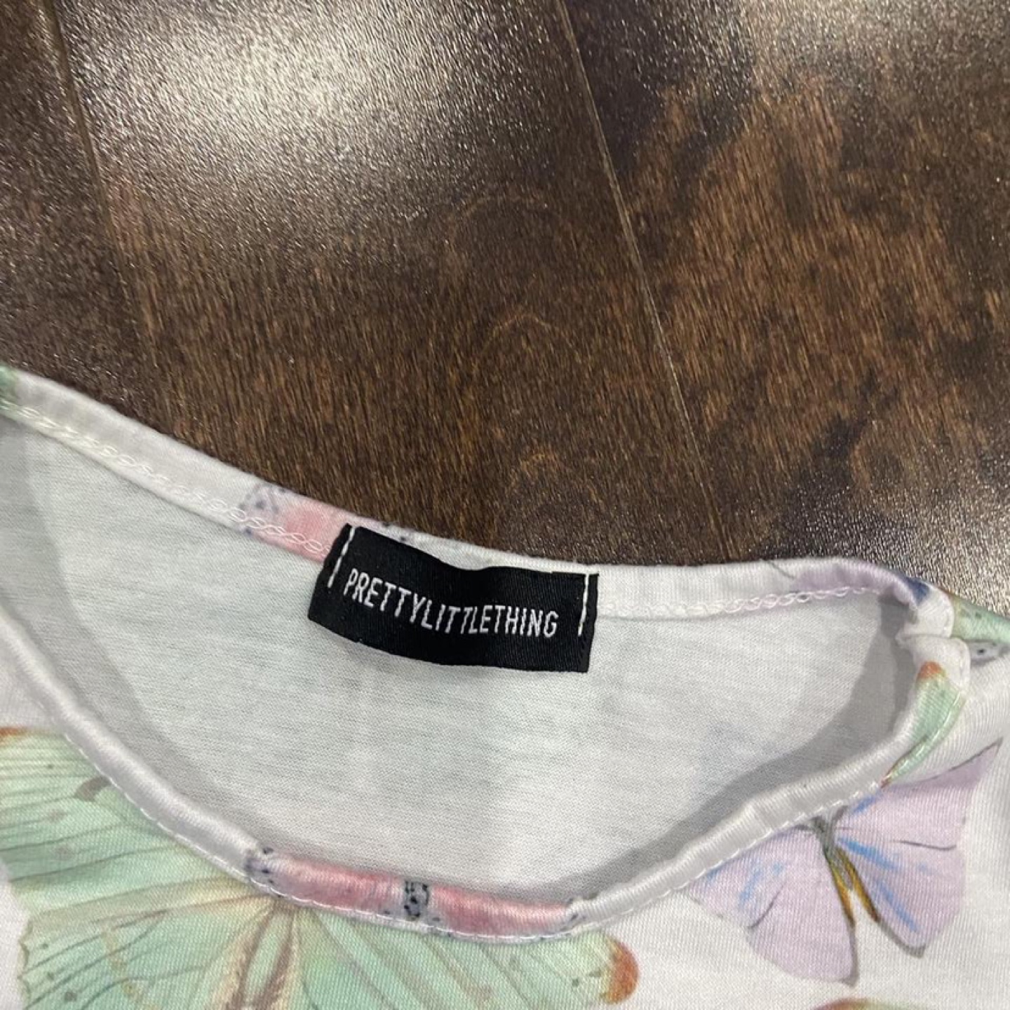 crop butterfly tee image indicator(3)