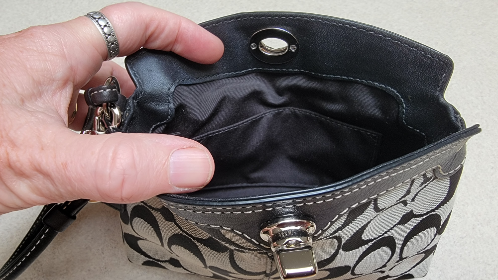 Coach Black Off White Canvas Coach Logo Turnlock Wristlet Purse - photo 5