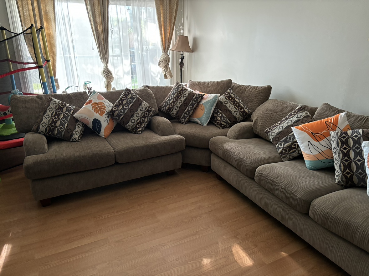 Ainsley 3-Piece Fabric Reversible Sectional - photo 2