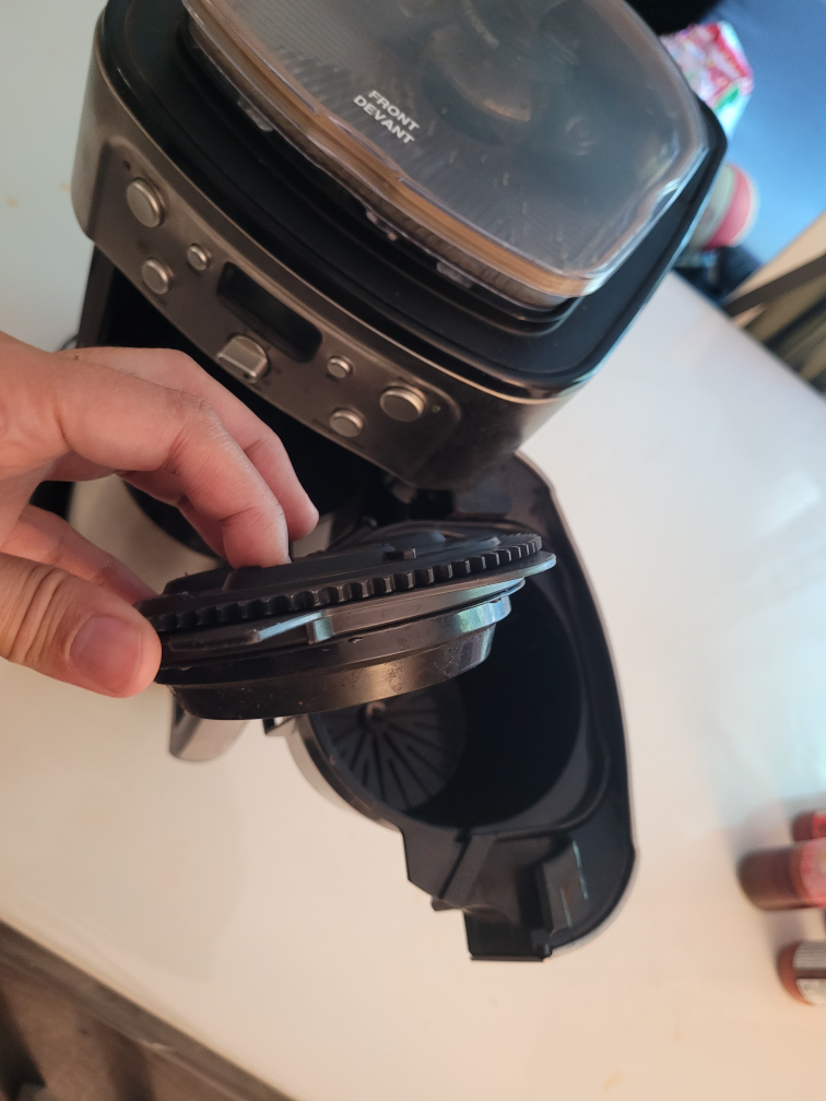 Cuisinart coffee maker with beans grinder and timer - photo 4