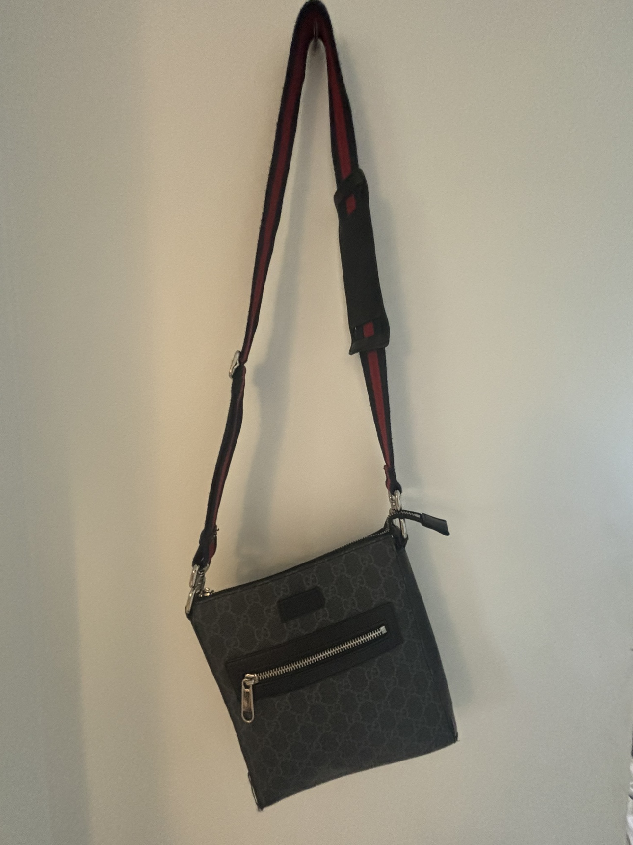 Gucci messenger bag thumbnail
