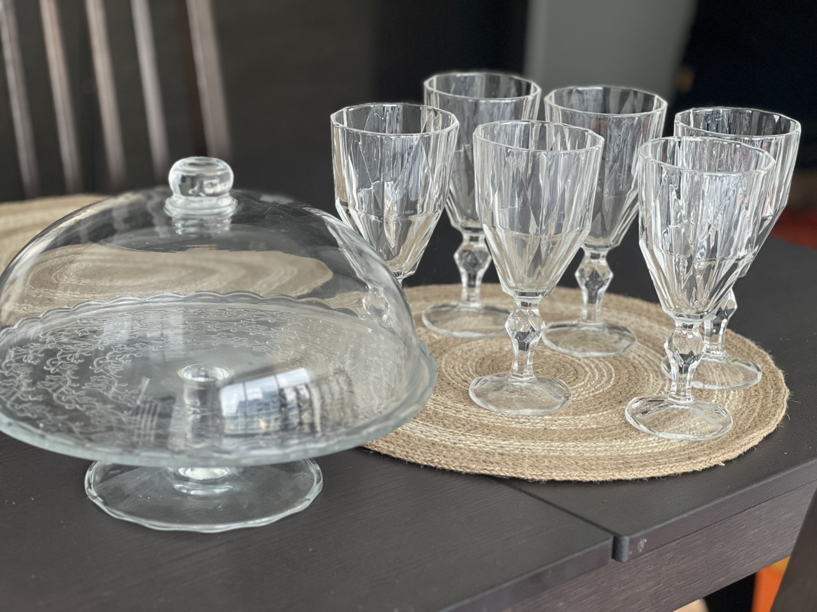 Cake stand  And 6 glass thumbnail