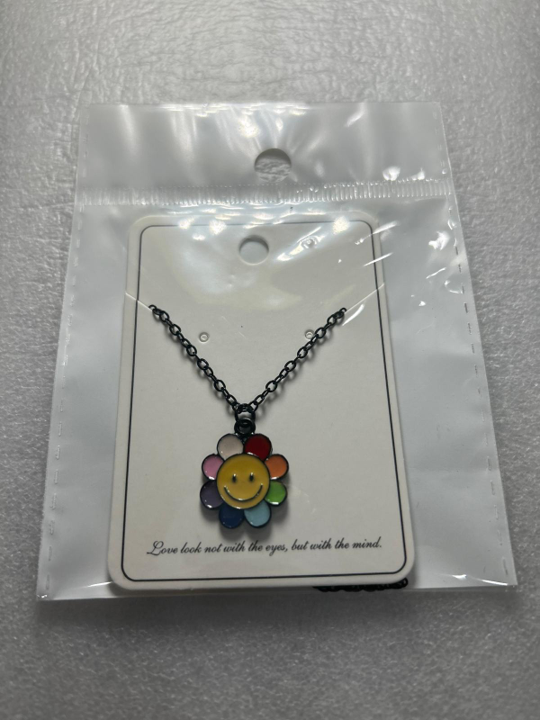 Smiley Face Necklace image indicator(2)