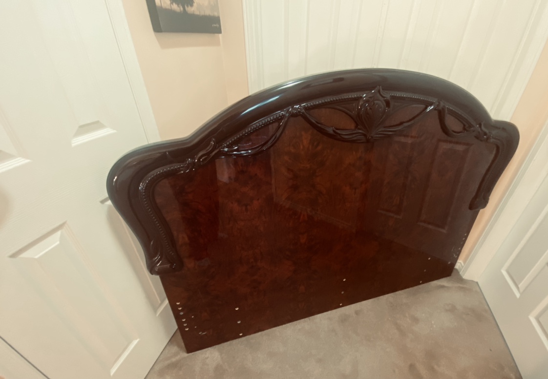 Bedroom set Queen, made in Italy - Italian style need to go ASAP image indicator(6)