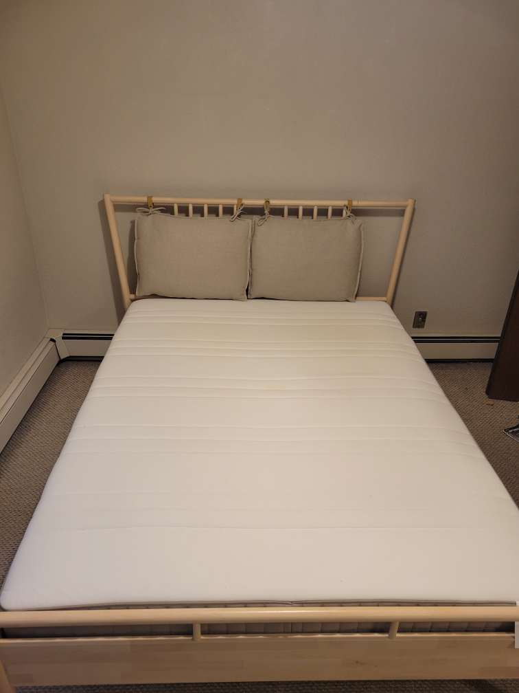 Queen bedrame + mattress - photo 2