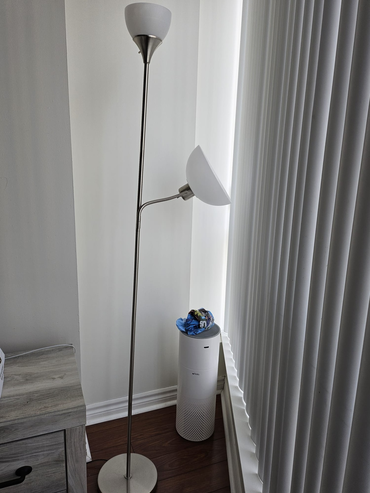 Floor lamp