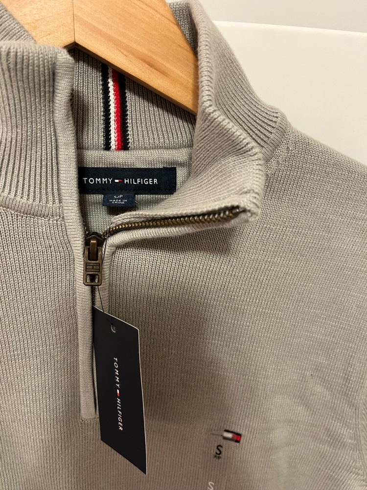 Men’s brand new grey cotton Tommy Hilfiger sweater image indicator(2)