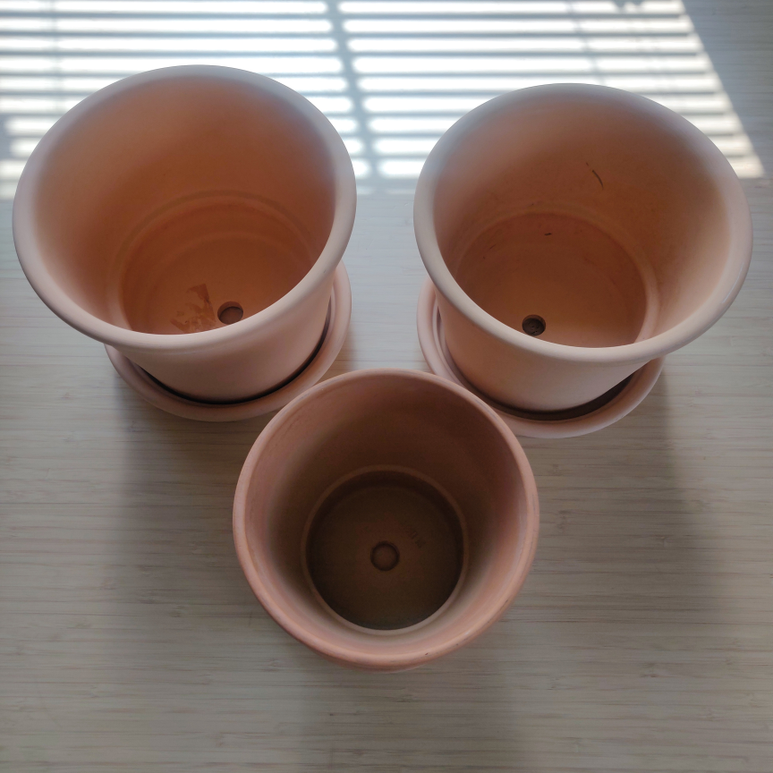 Plant pots