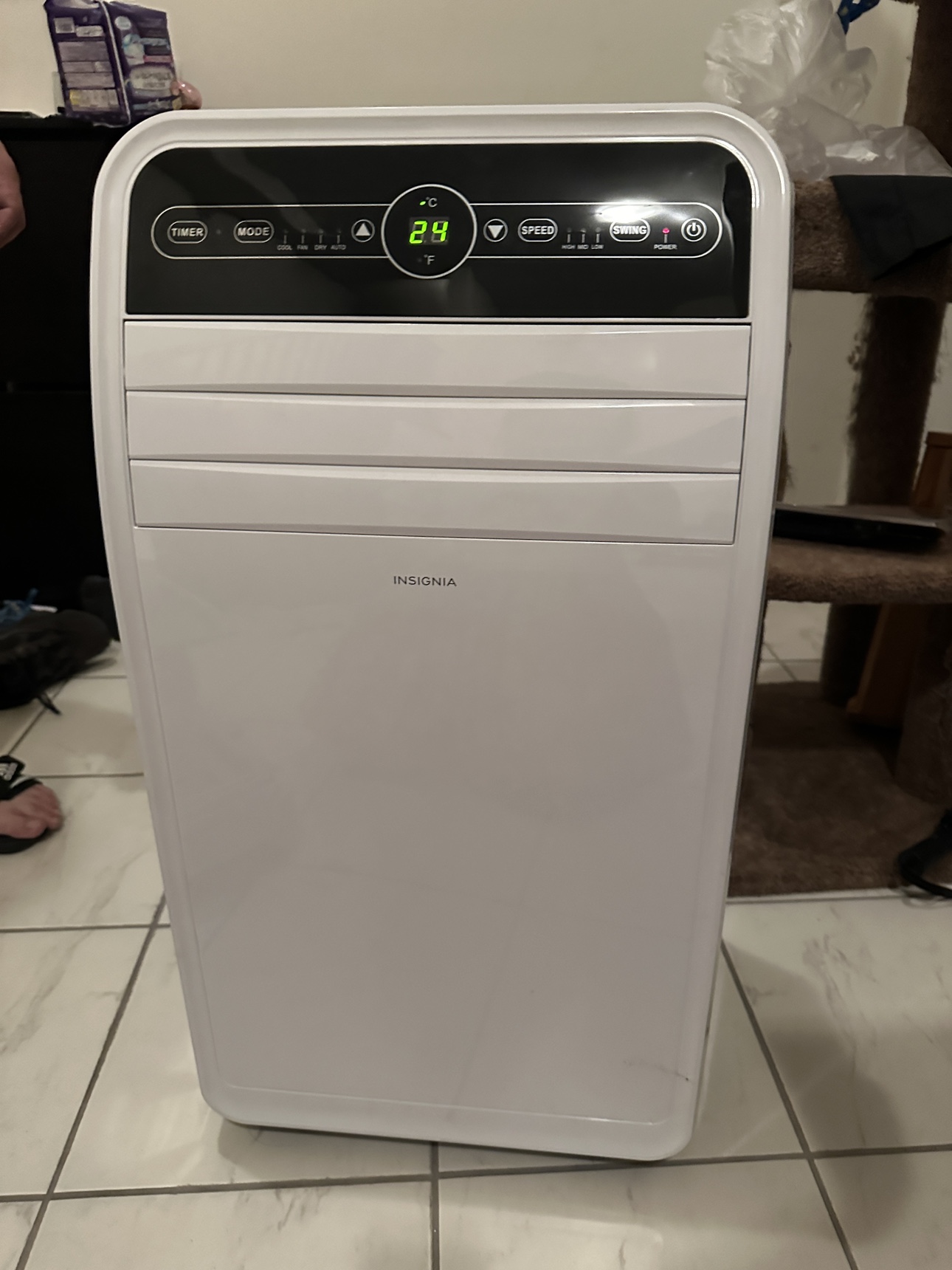 INSIGNIA 10000BTU 3-in-1 AC (only used for one time)