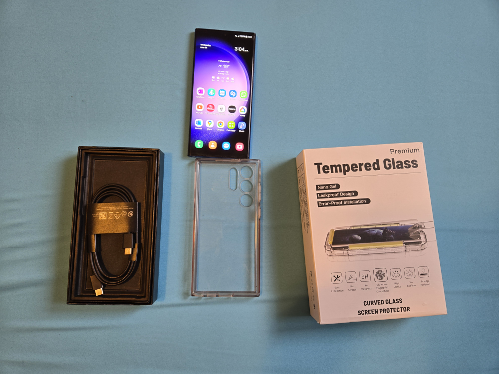 Samsung Galaxy S23 Ultra (512 GB), Unlocked with accessories thumbnail