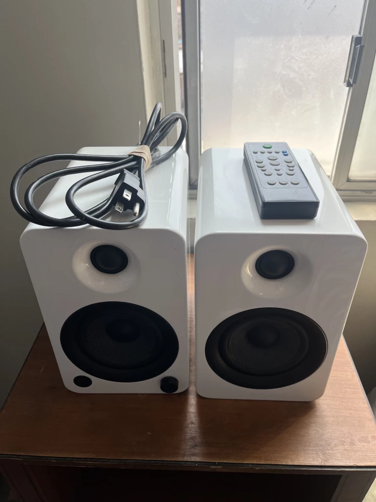 Kanto YU4 Speakers thumbnail