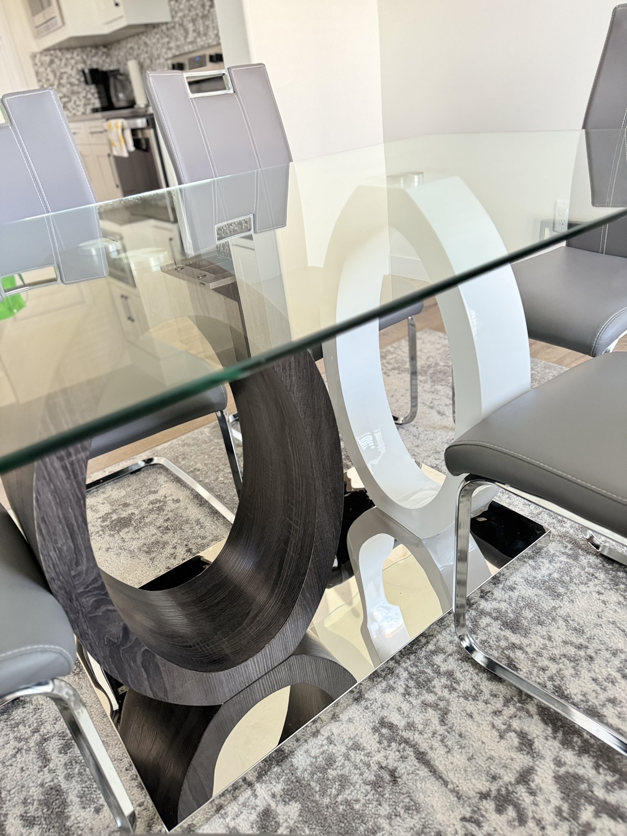 Dinning table with 6 chairs - photo 2