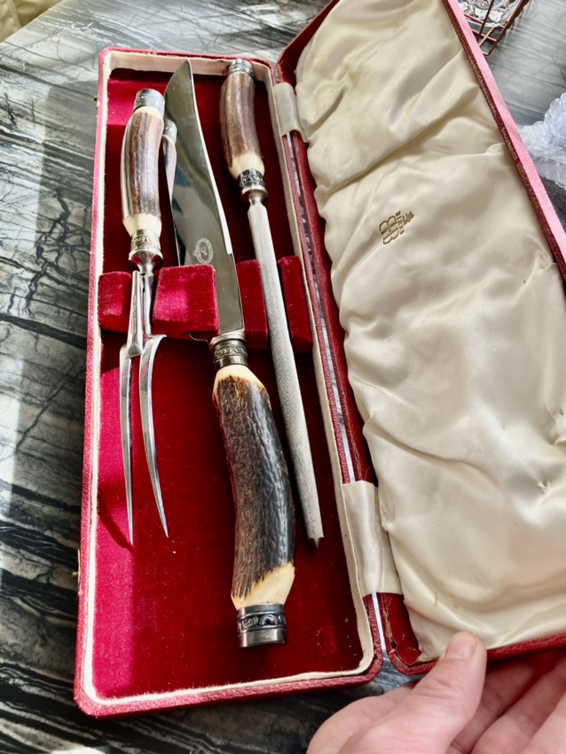 Who Gets To Carve? Art & Collectables with function image indicator(5)