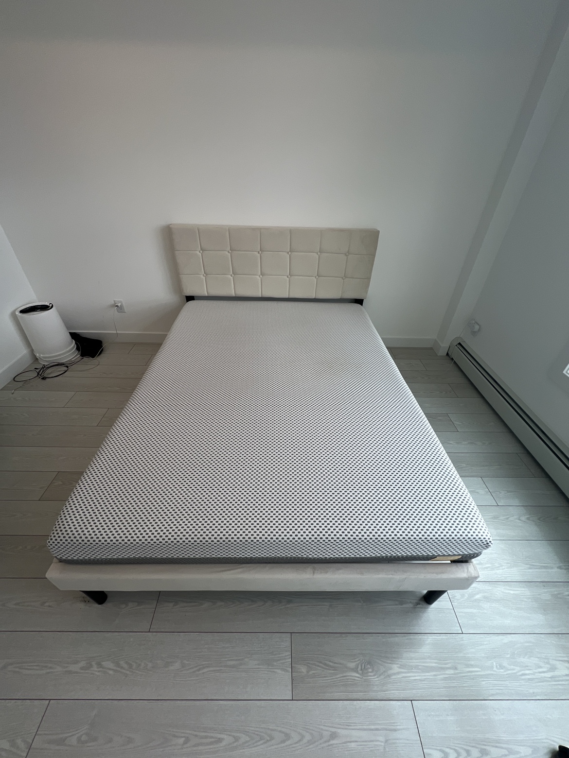 Queen Size Bed Frame and Mattress - photo 2