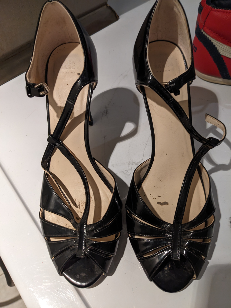 Zara Basic Shoe Heel size 39 image indicator(9)