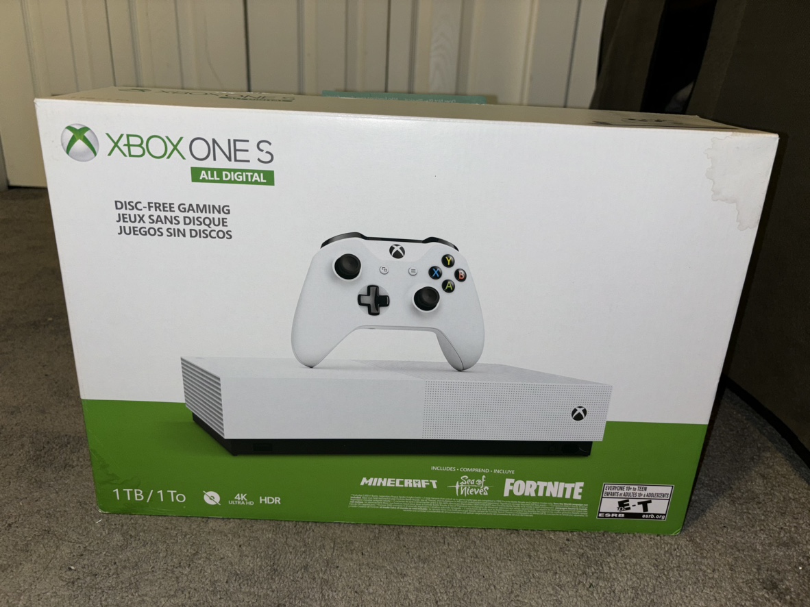 Xbox One S - Almost New