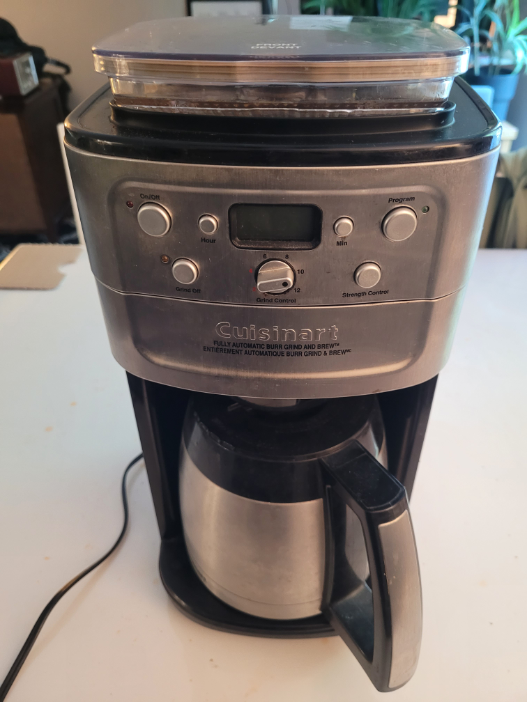 Cuisinart coffee maker with beans grinder and timer