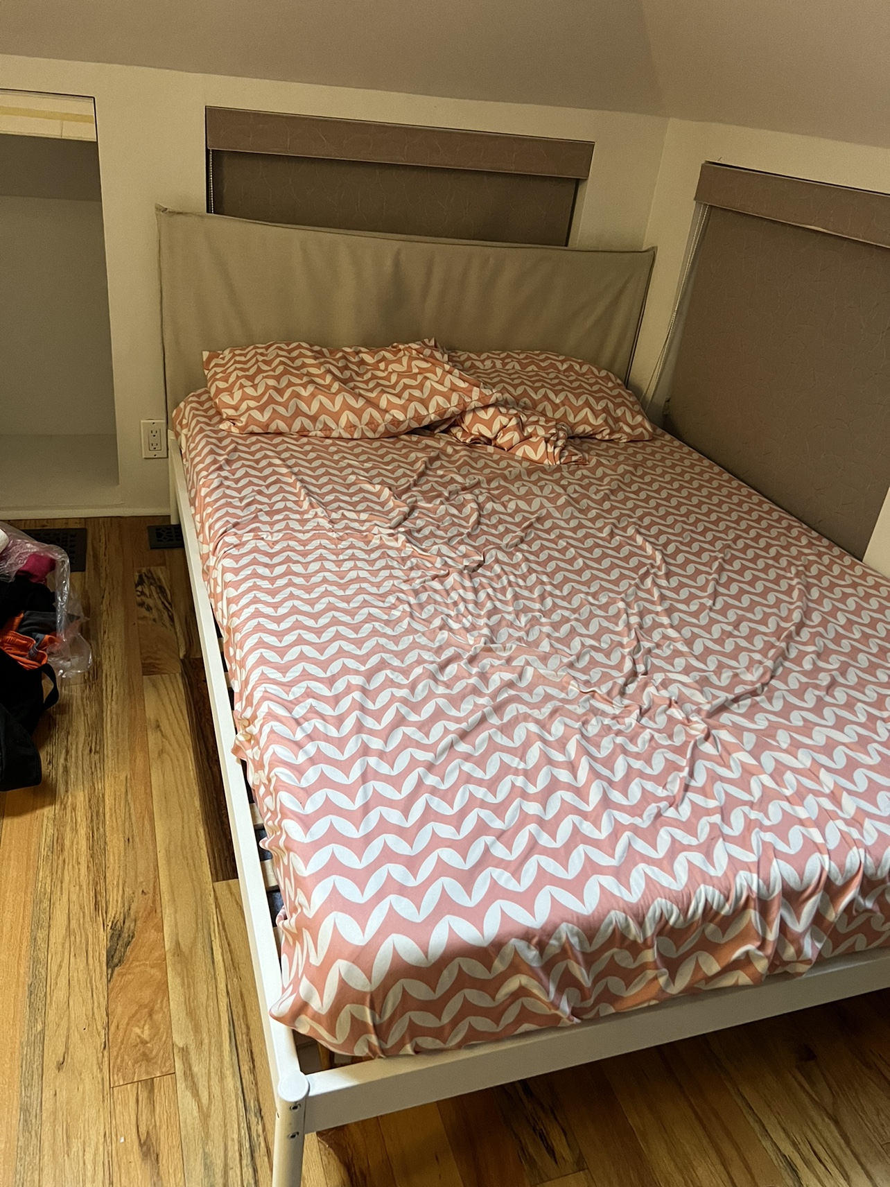 Queen bed frame (with mattress) - photo 3