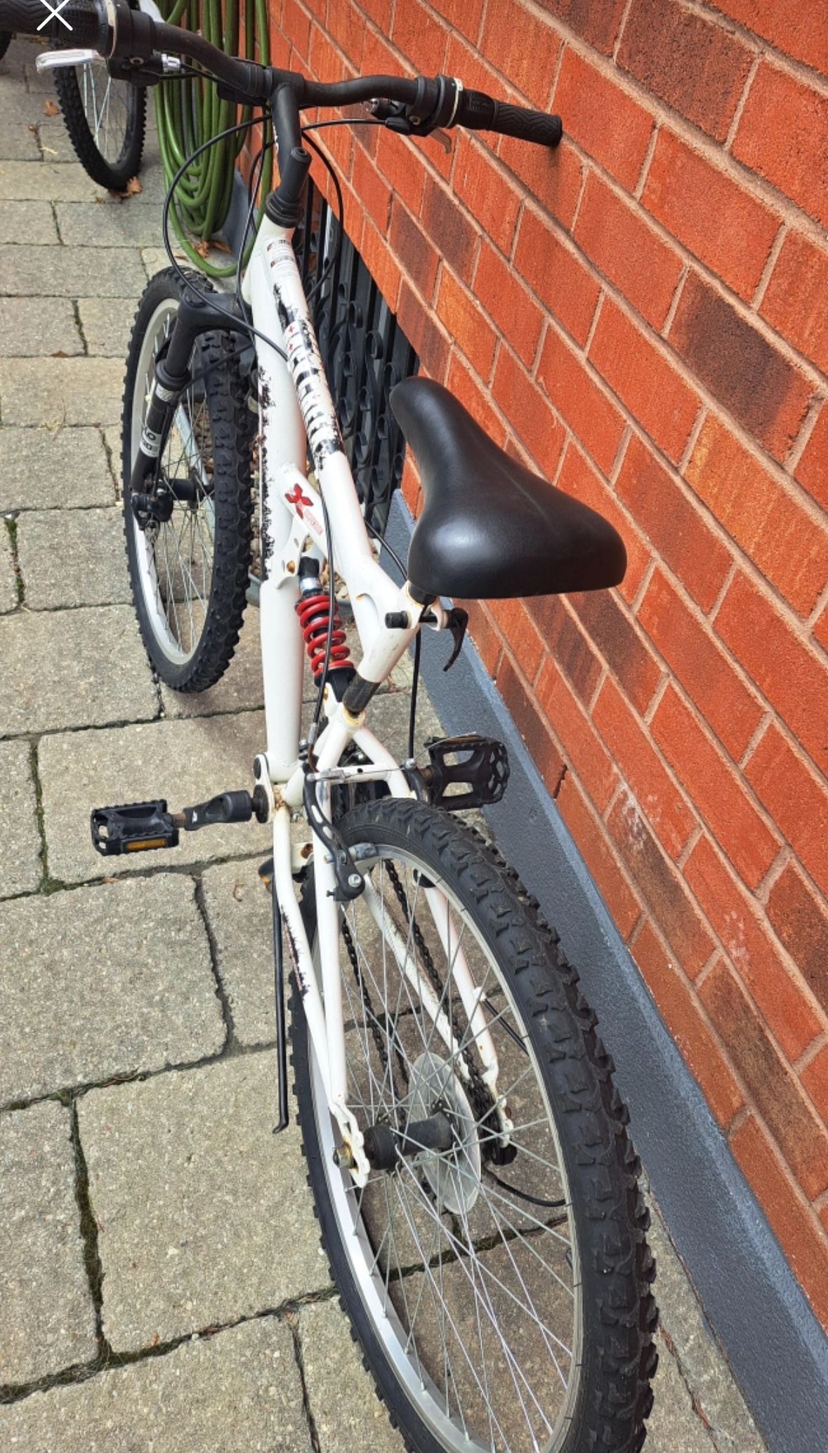 White Huffy 18 speed mountain bike - photo 2