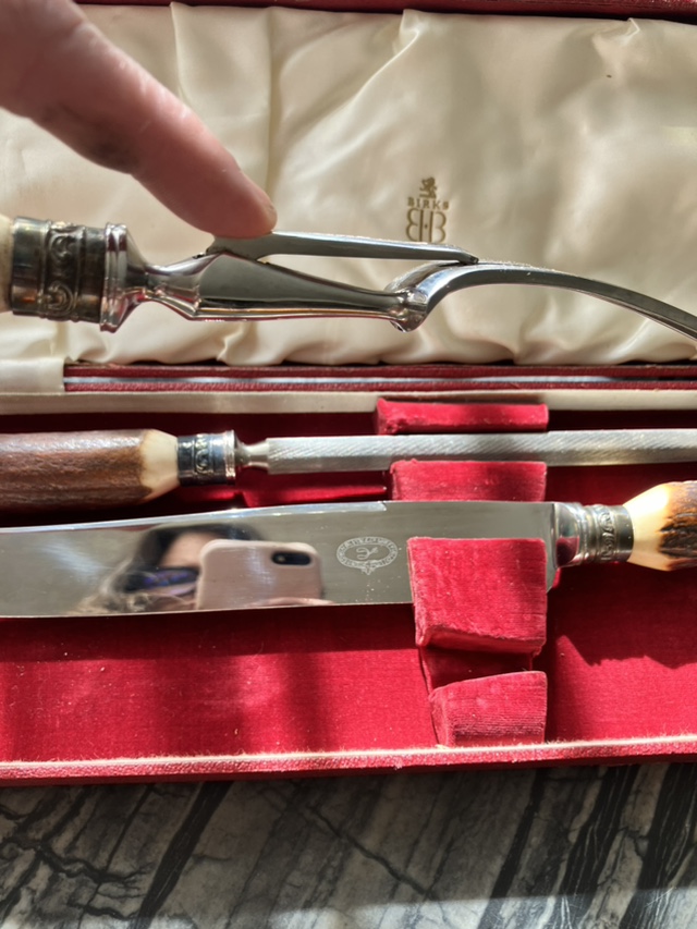 Who Gets To Carve? Art & Collectables with function image indicator(6)