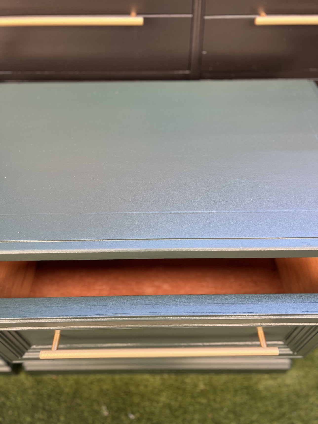 Pair of Nightstands/End tables - photo 4
