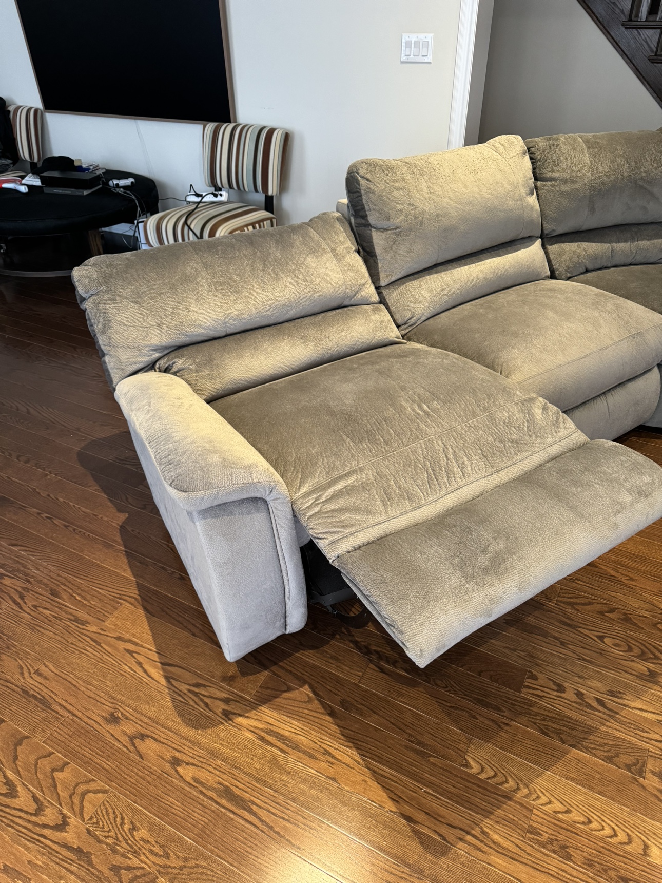 Cozy and Stylish Gray Sectional Sofa with Recliners for Sale! - photo 3