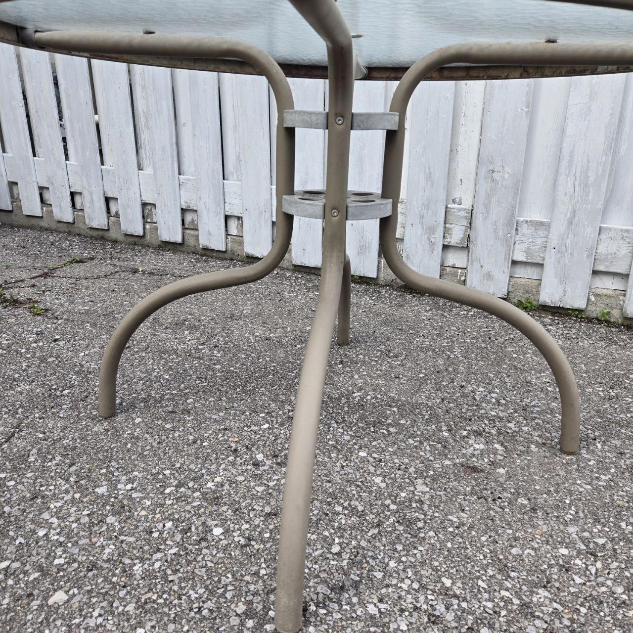 Round Garden Glass Table With Metal Feet - 28x40 inches image indicator(4)