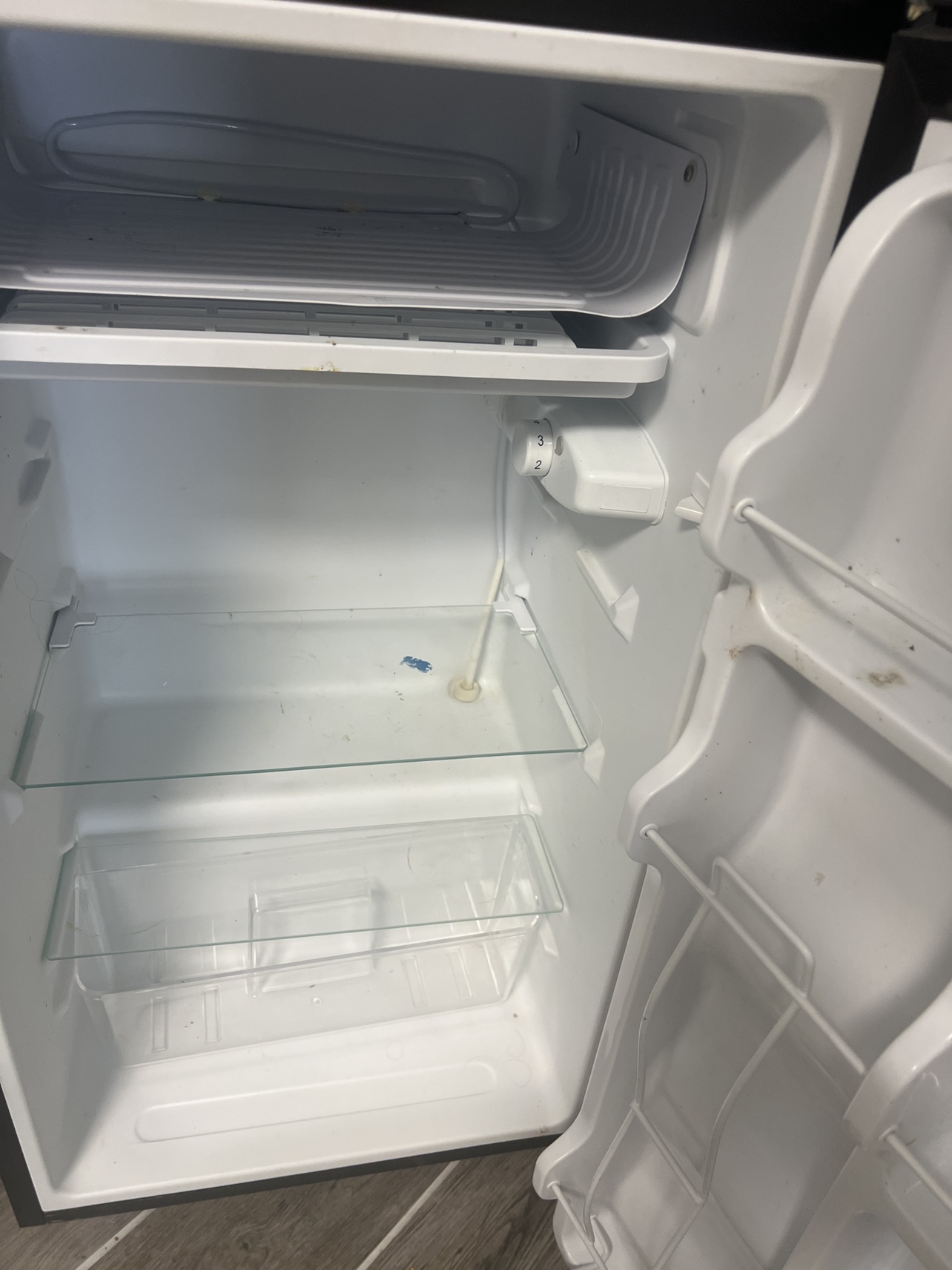 Refrigerator - photo 2