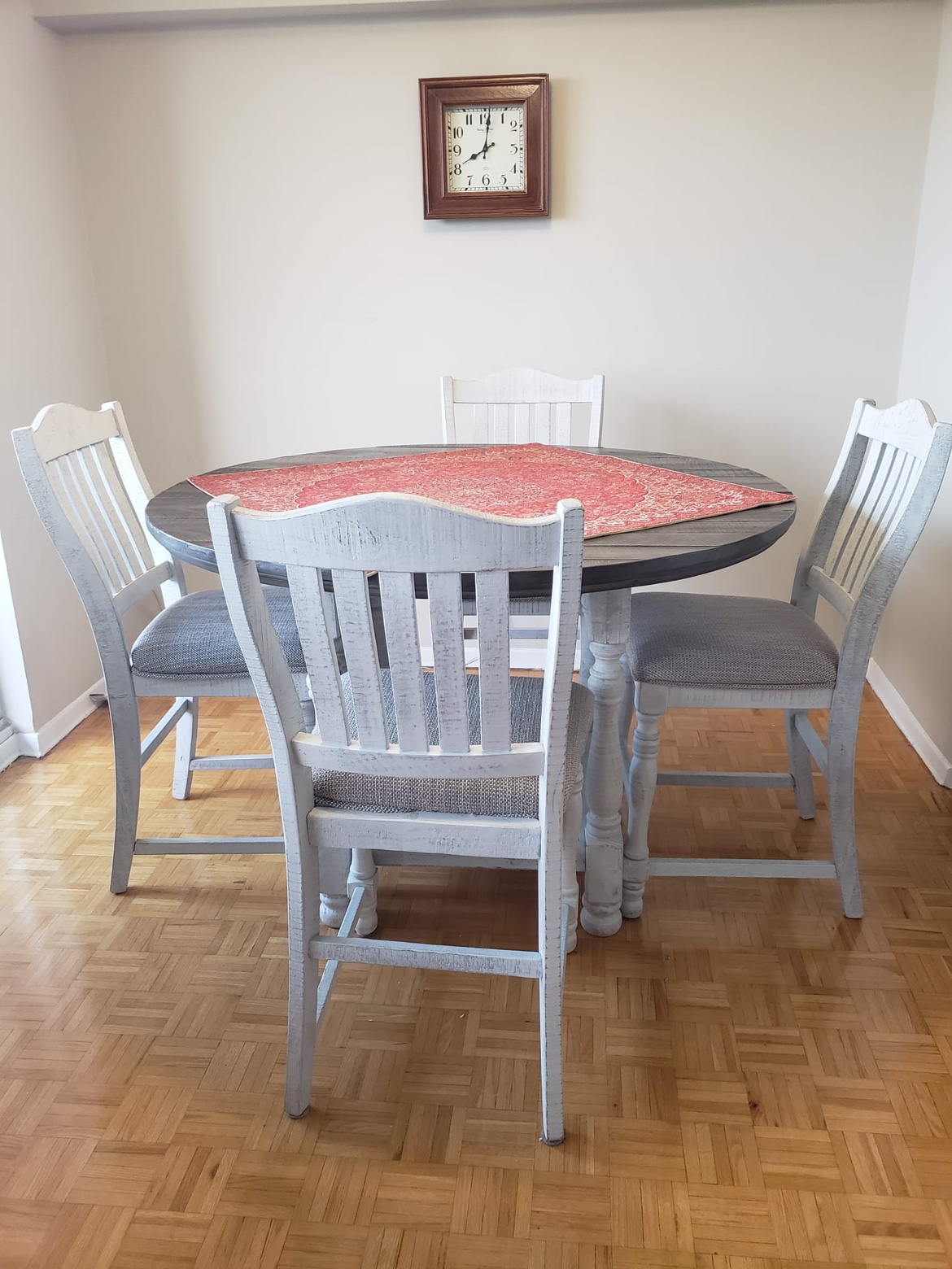 Round Dining Table set